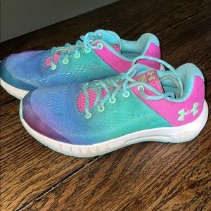 Girls under armour shoes